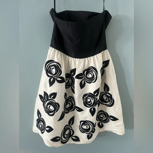 WHBM Black and White Floral 100% Silk Strapless Rosette Dress - Picture 7 of 7